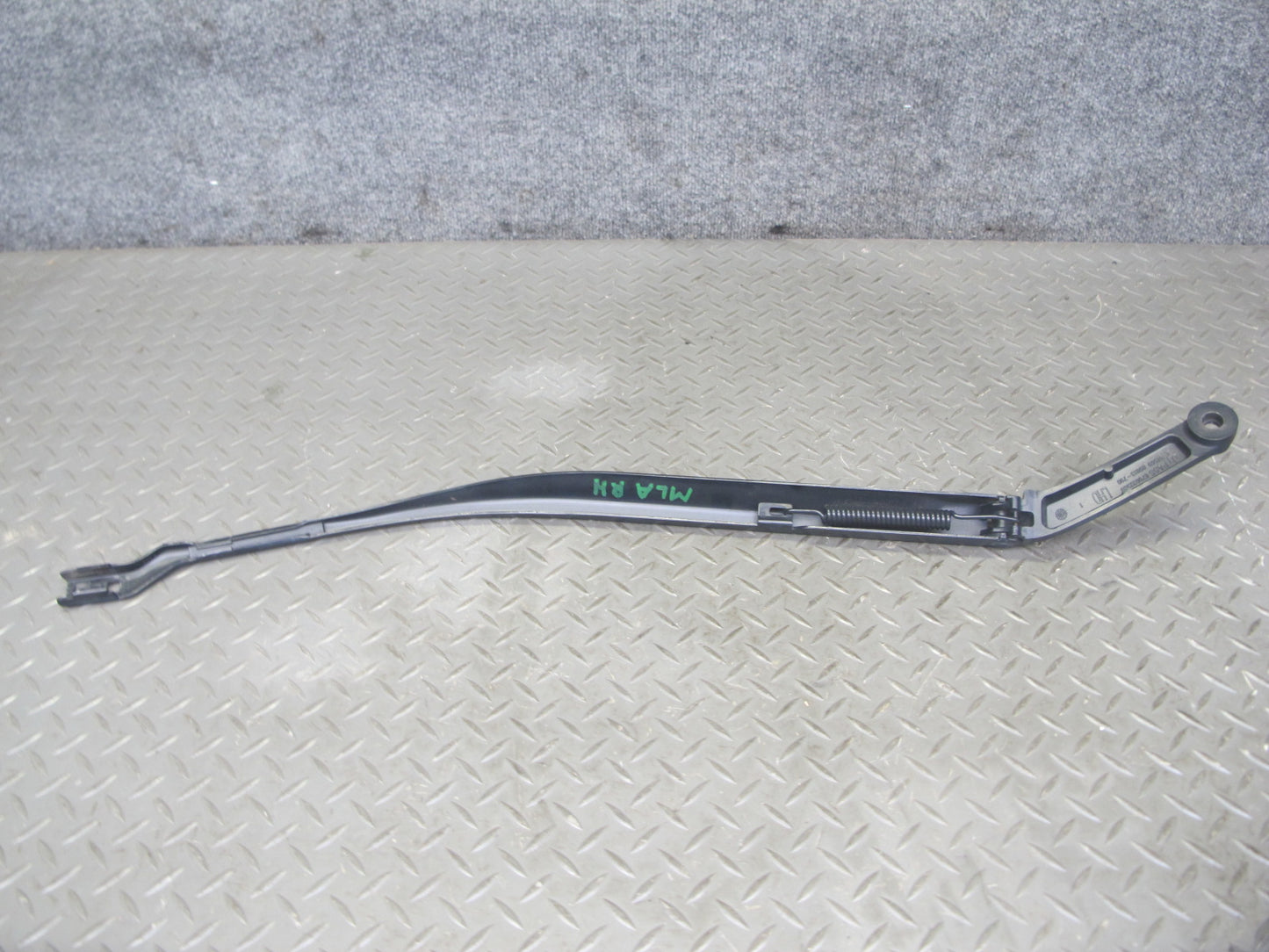2017-2020 Maserati Levante M161 Front Windshield Left & Right Wiper Arm Set of 2