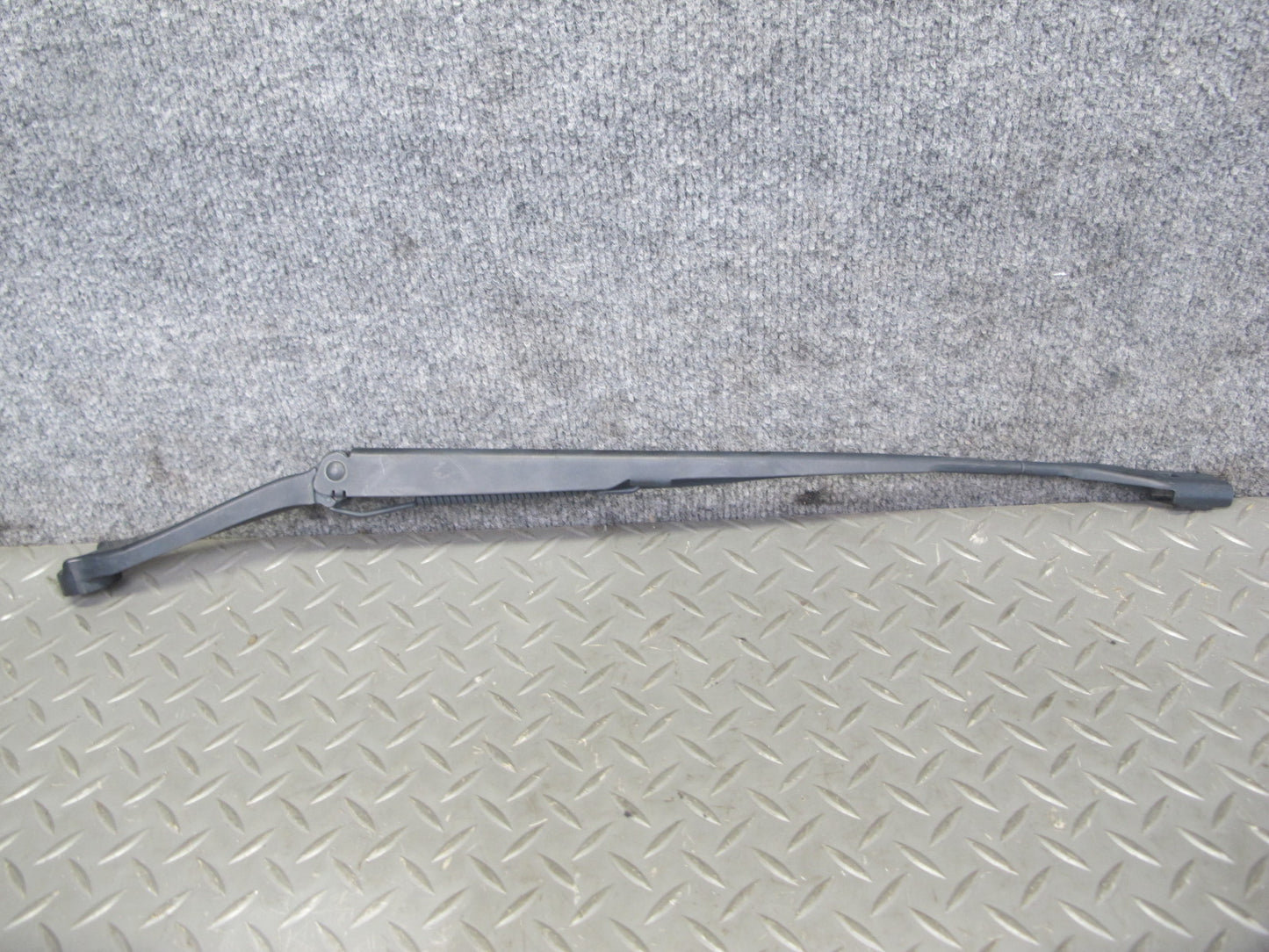 2017-2020 Maserati Levante M161 Front Windshield Left & Right Wiper Arm Set of 2