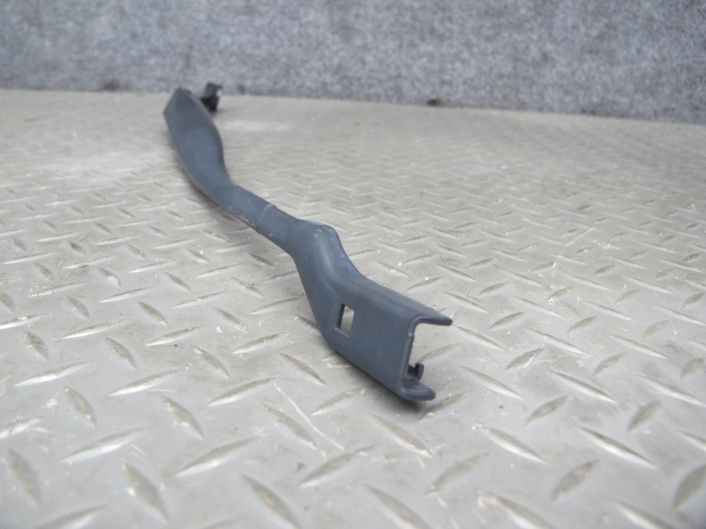 2017-2020 Maserati Levante M161 Front Windshield Left & Right Wiper Arm Set of 2