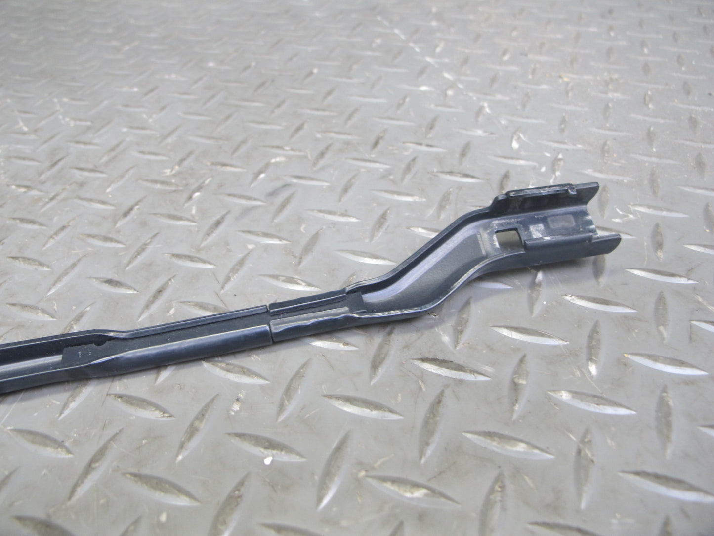 2017-2020 Maserati Levante M161 Front Windshield Left & Right Wiper Arm Set of 2