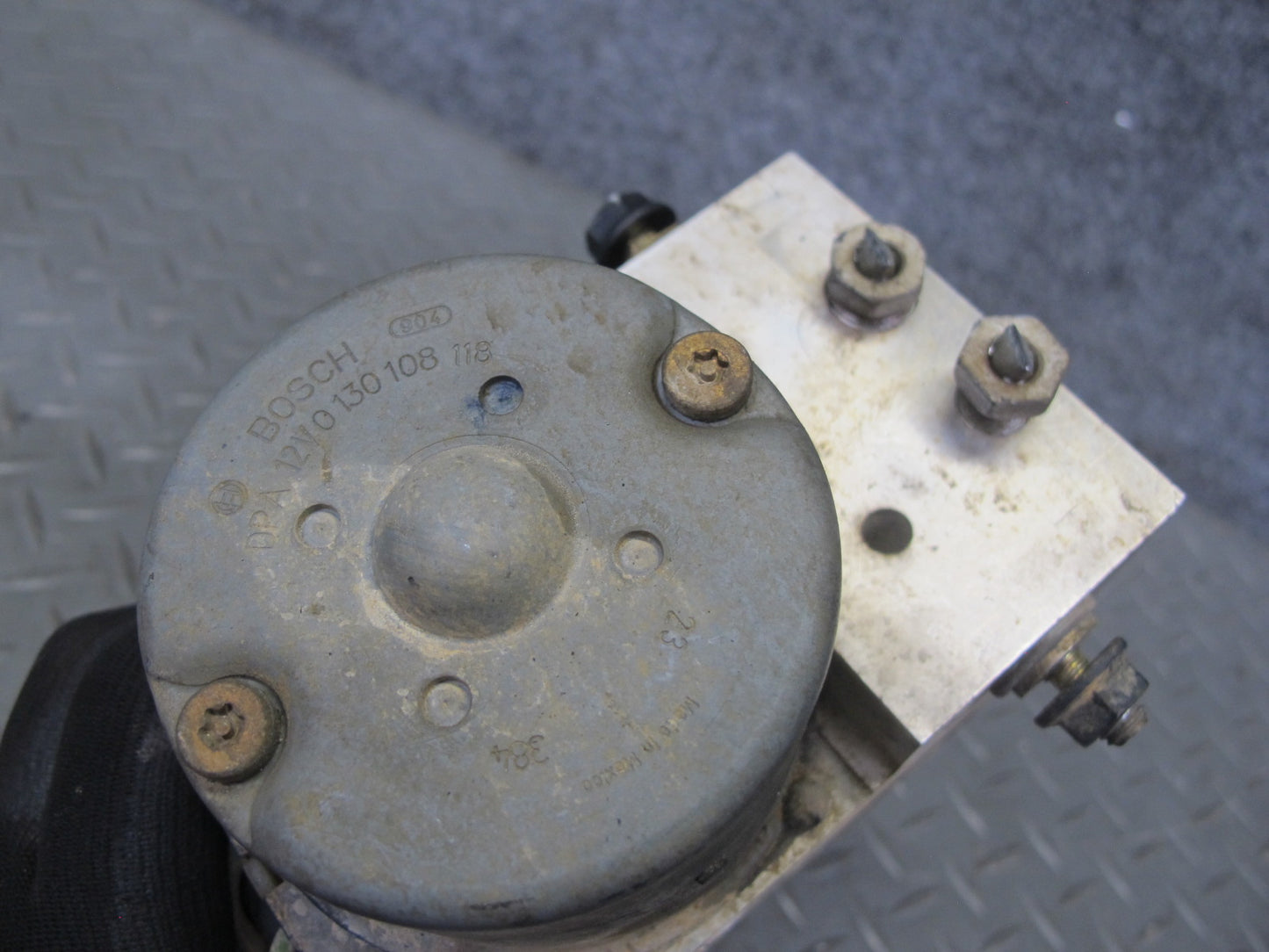 2003-2007 Hummer H2 ABS Anti Lock Brake Actuator Pump Motor Unit Module