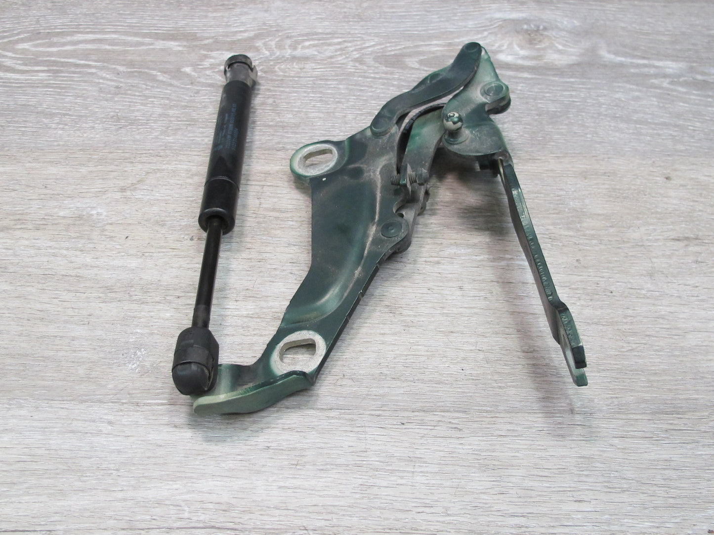 07-15 Mini R55 R56 R58 R59 R57 Set of 2 Front Left & Right Hood Hinge OEM