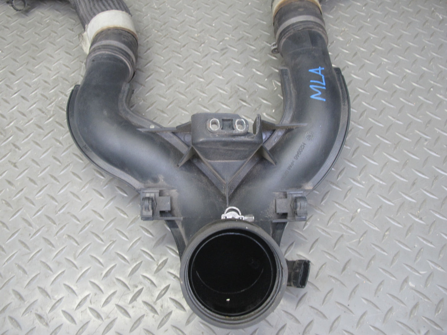 2017-2020 Maserati Levante M161 3.0L Center Air Intake Duct w Hoses & Sensor