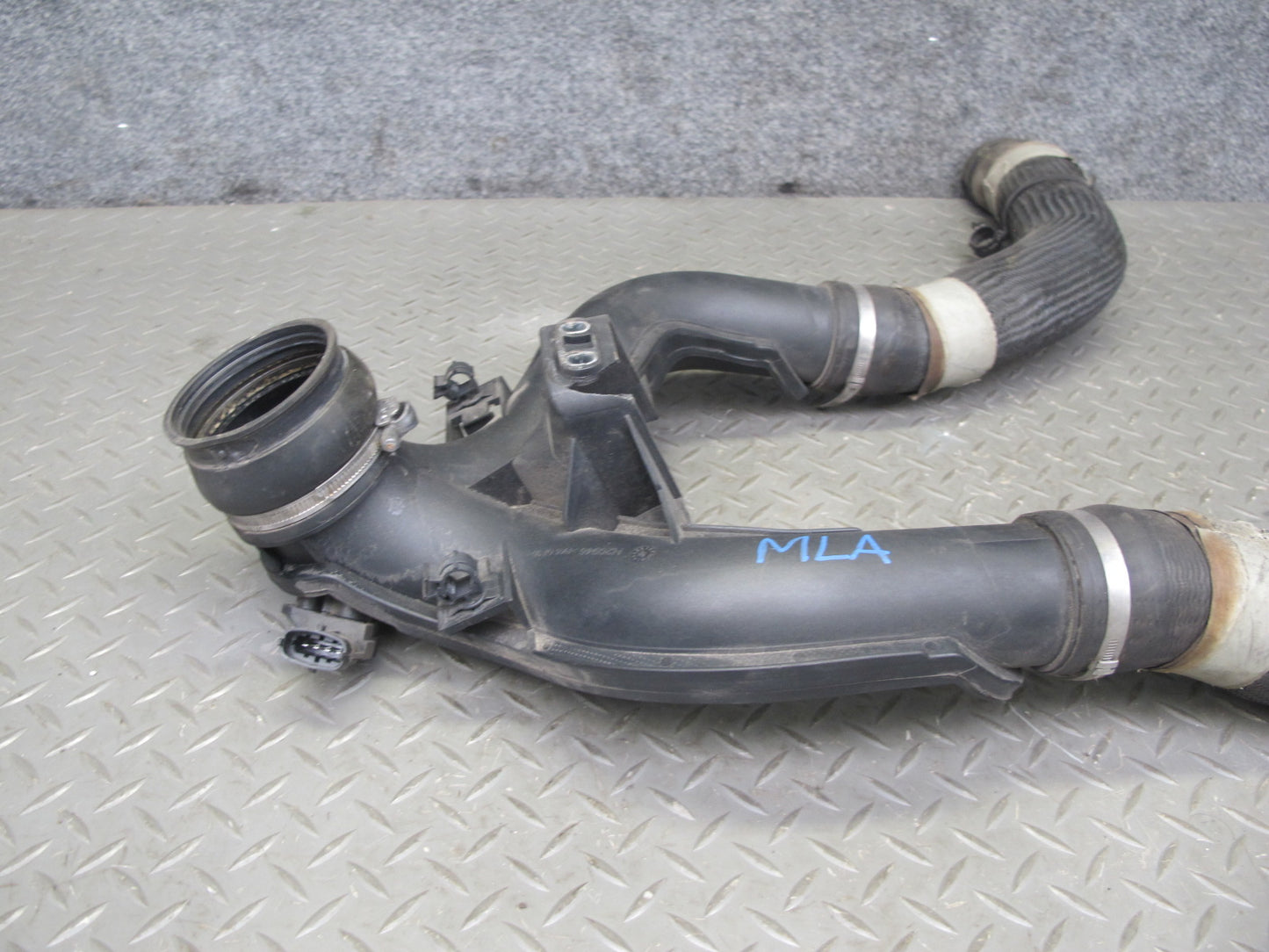 2017-2020 Maserati Levante M161 3.0L Center Air Intake Duct w Hoses & Sensor