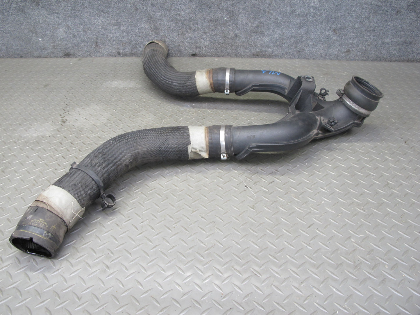 2017-2020 Maserati Levante M161 3.0L Center Air Intake Duct w Hoses & Sensor