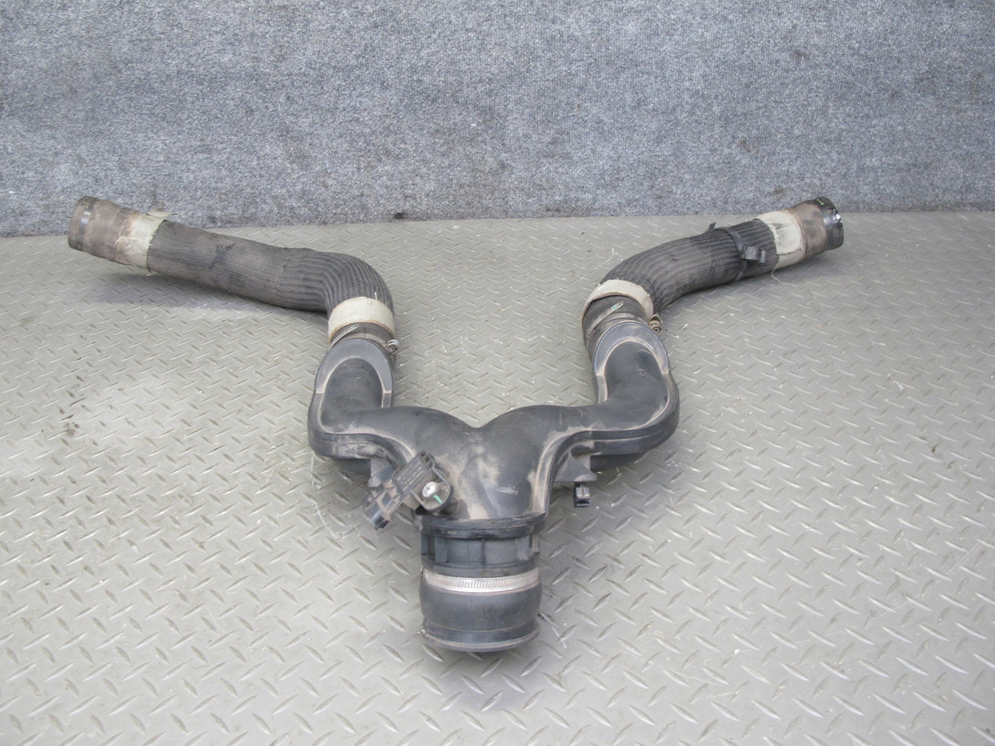 2017-2020 Maserati Levante M161 3.0L Center Air Intake Duct w Hoses & Sensor