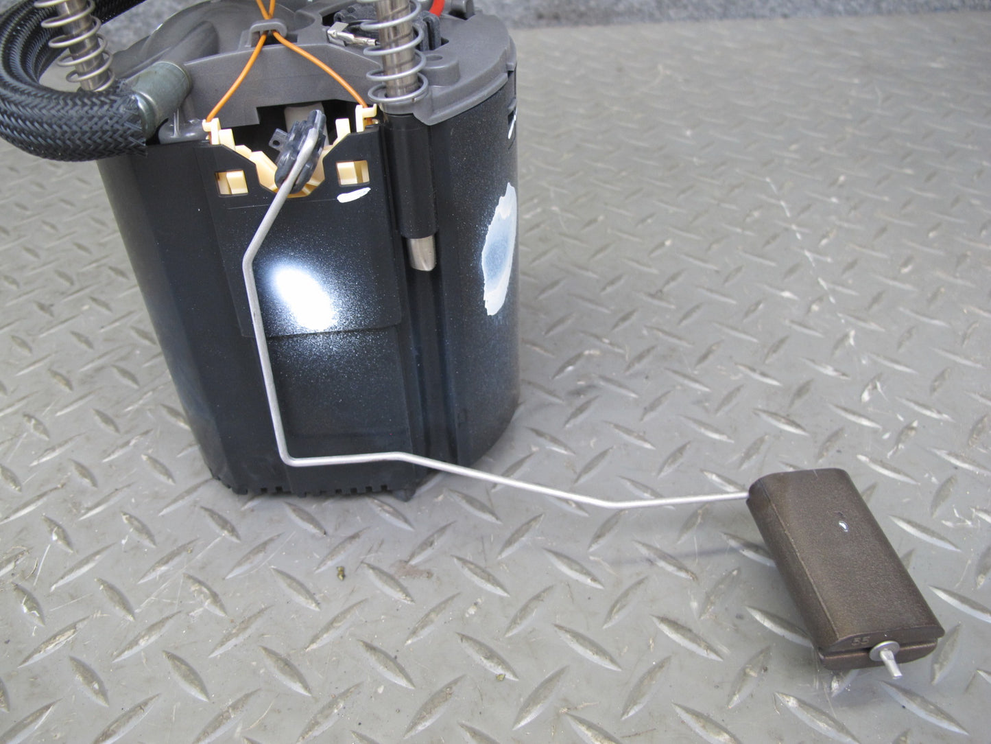 2017-2020 Maserati Levante M161 3.0L Fuel Pump Level Sensor Sending Unit Set