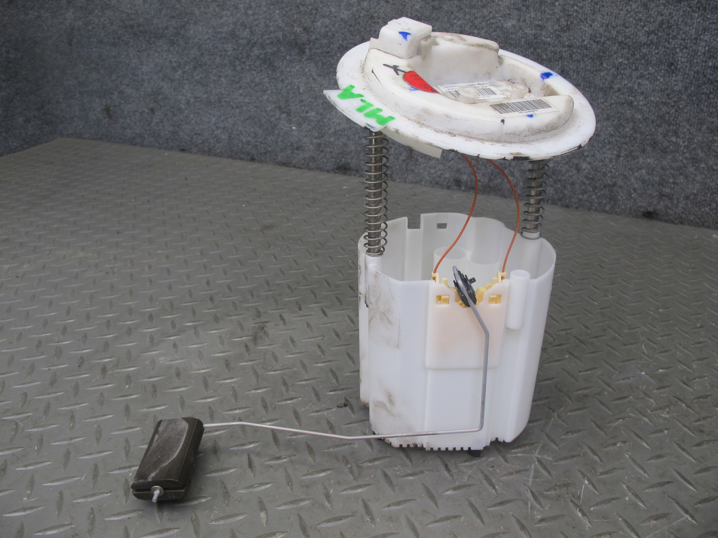 2017-2020 Maserati Levante M161 3.0L Fuel Pump Level Sensor Sending Unit Set