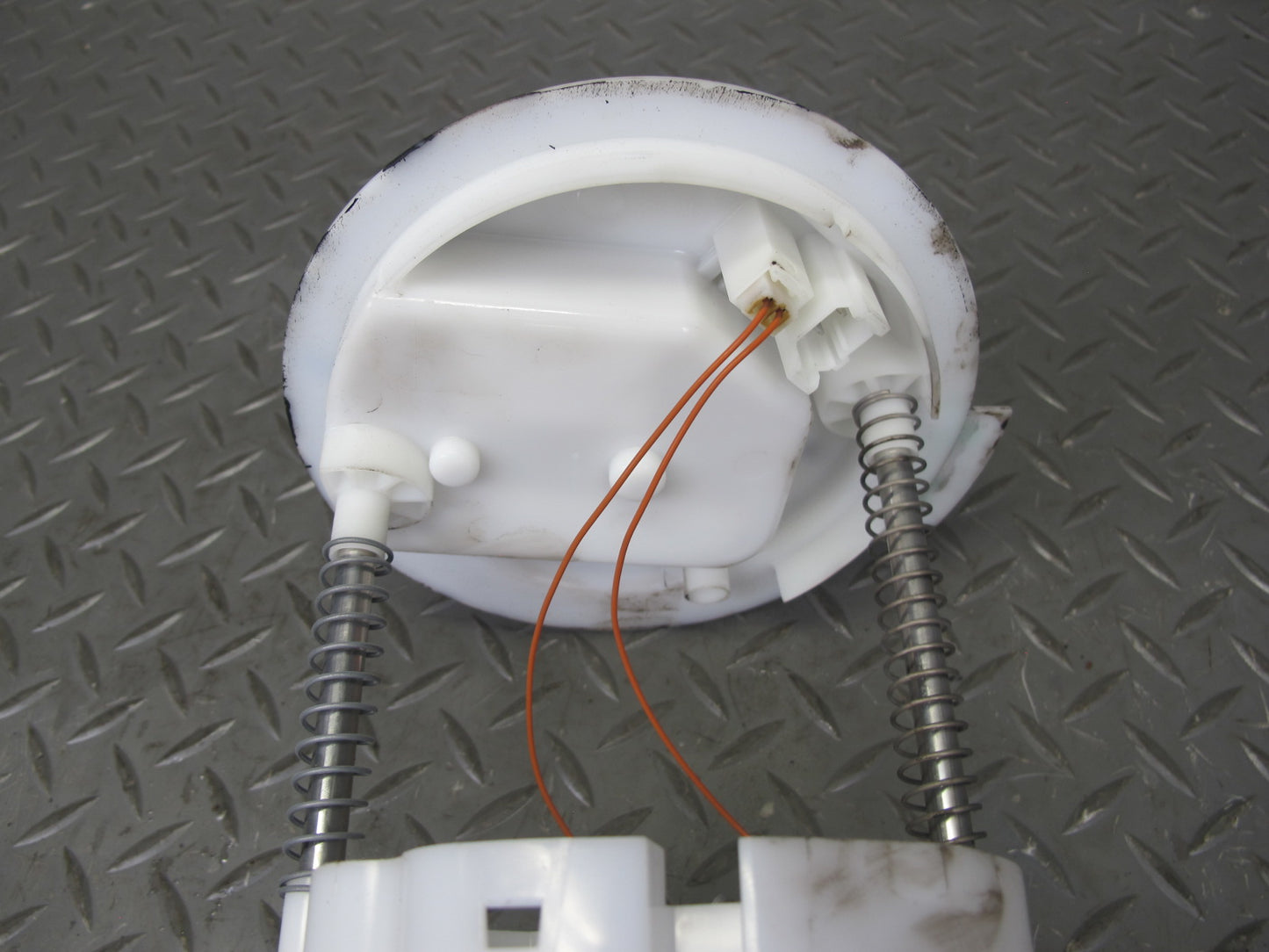 2017-2020 Maserati Levante M161 3.0L Fuel Pump Level Sensor Sending Unit Set