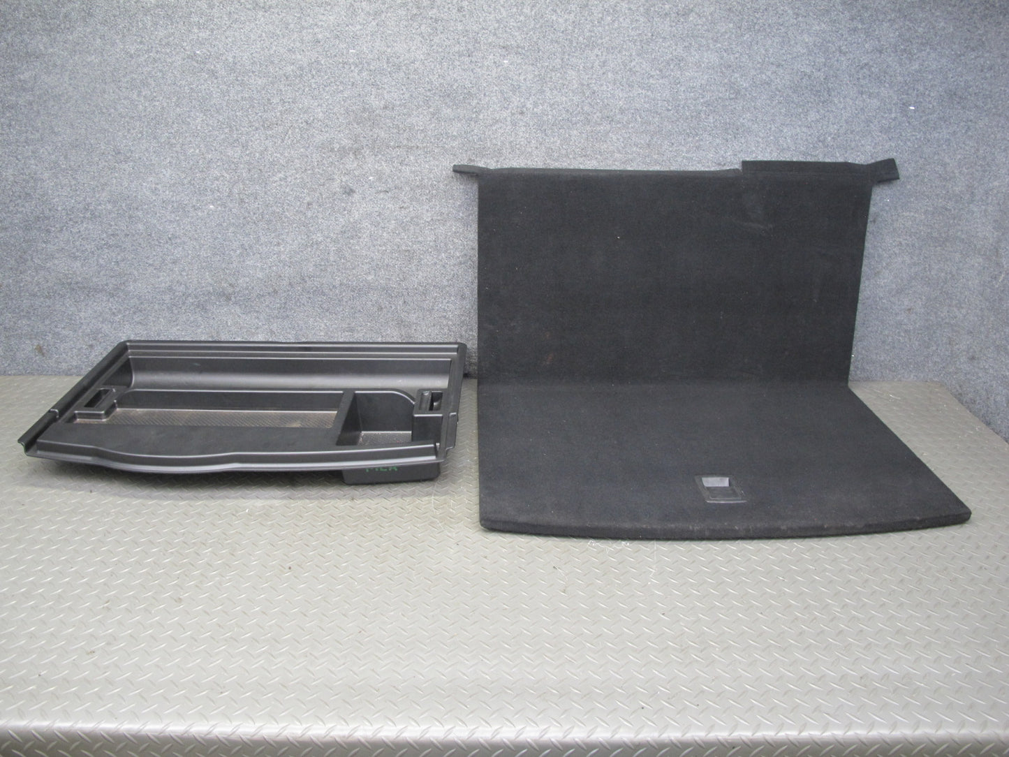 2017-2020 Maserati Levante M161 Rear Trunk Floor Panel Cover w Tray Storage