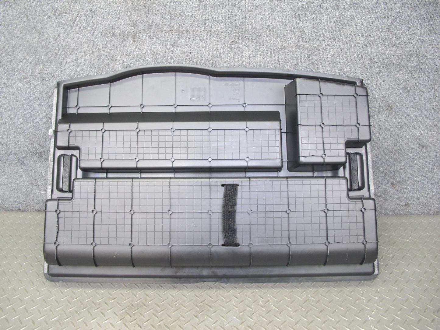2017-2020 Maserati Levante M161 Rear Trunk Floor Panel Cover w Tray Storage