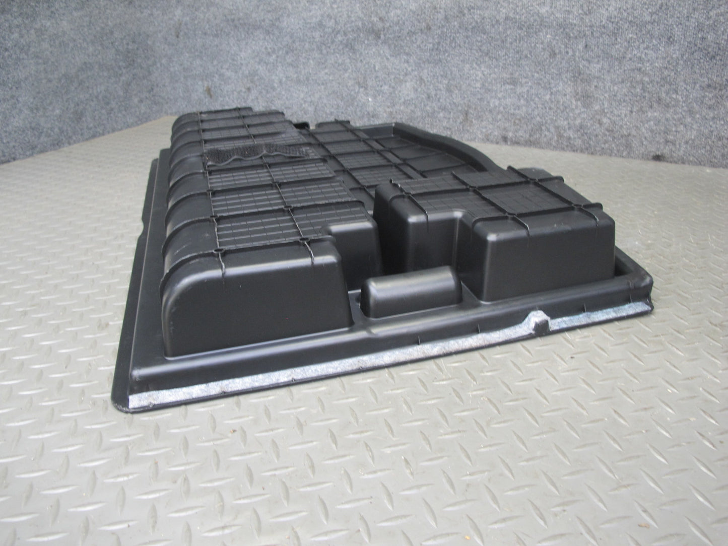2017-2020 Maserati Levante M161 Rear Trunk Floor Panel Cover w Tray Storage