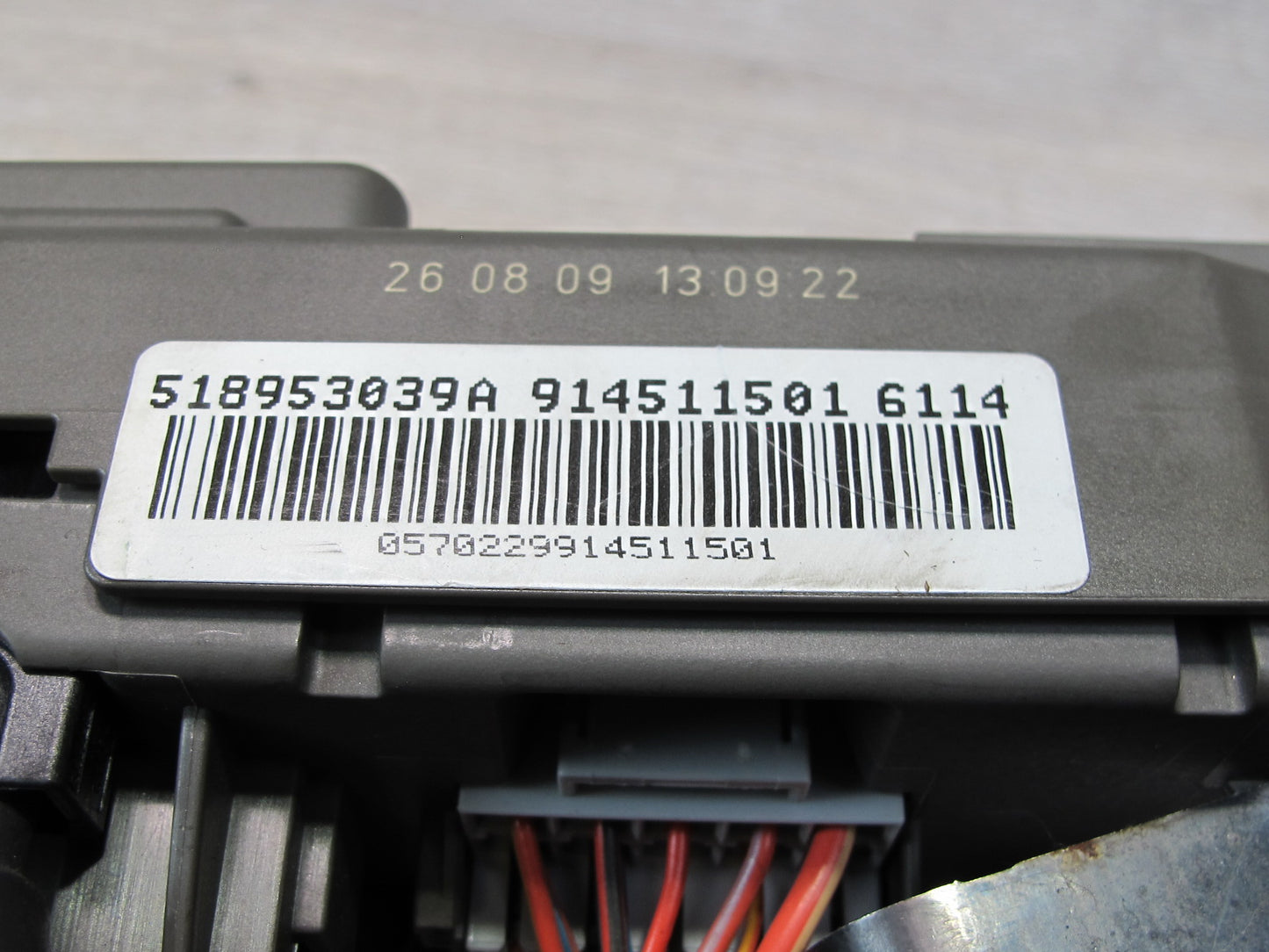 2008-2014 BMW E71 E72 X6 Front Under Dash Fuse Relay Box Module 9145115