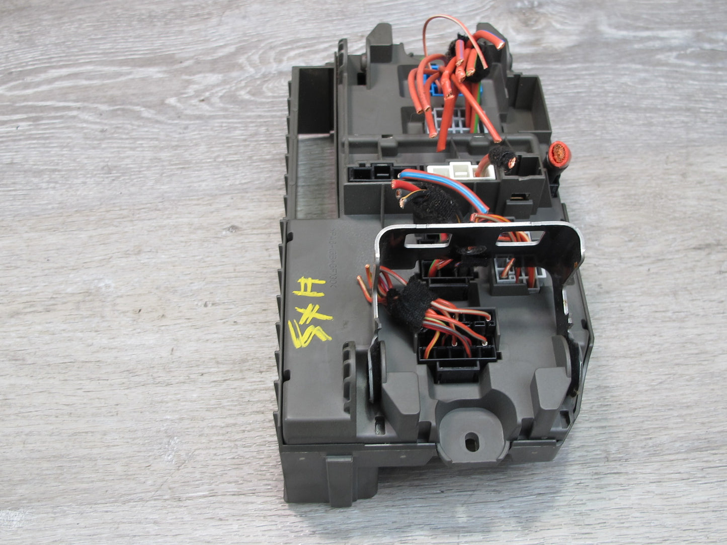 2008-2014 BMW E71 E72 X6 Front Under Dash Fuse Relay Box Module 9145115