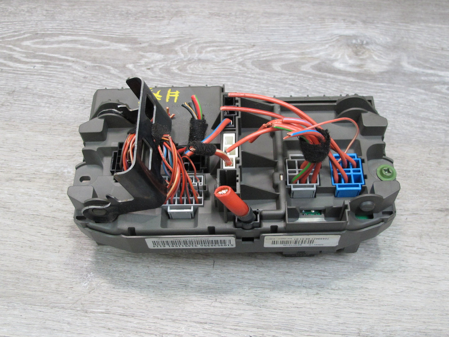 2008-2014 BMW E71 E72 X6 Front Under Dash Fuse Relay Box Module 9145115