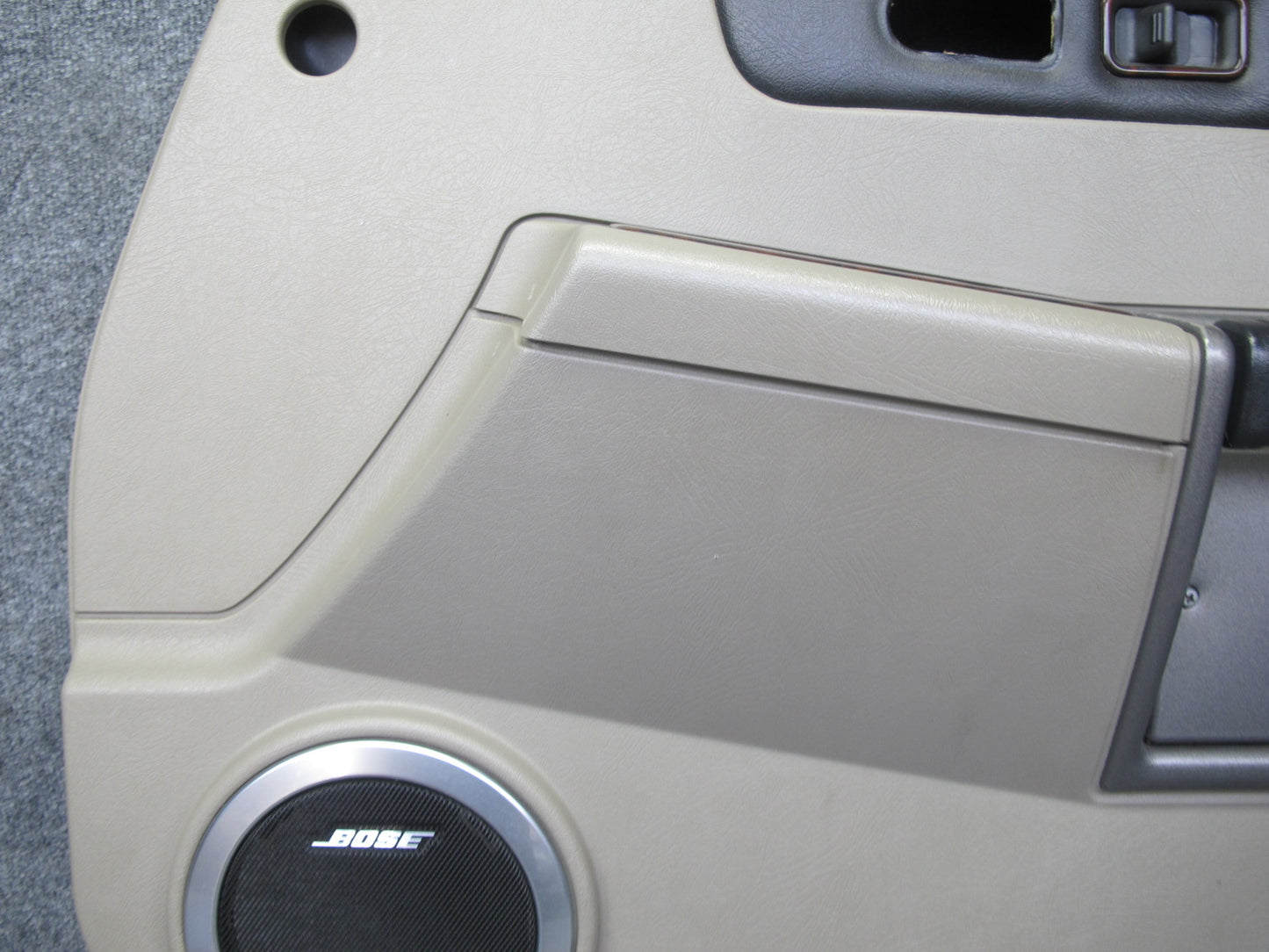 2003-2004 Hummer H2 Front Right Passenger Side Interior Door Panel Trim