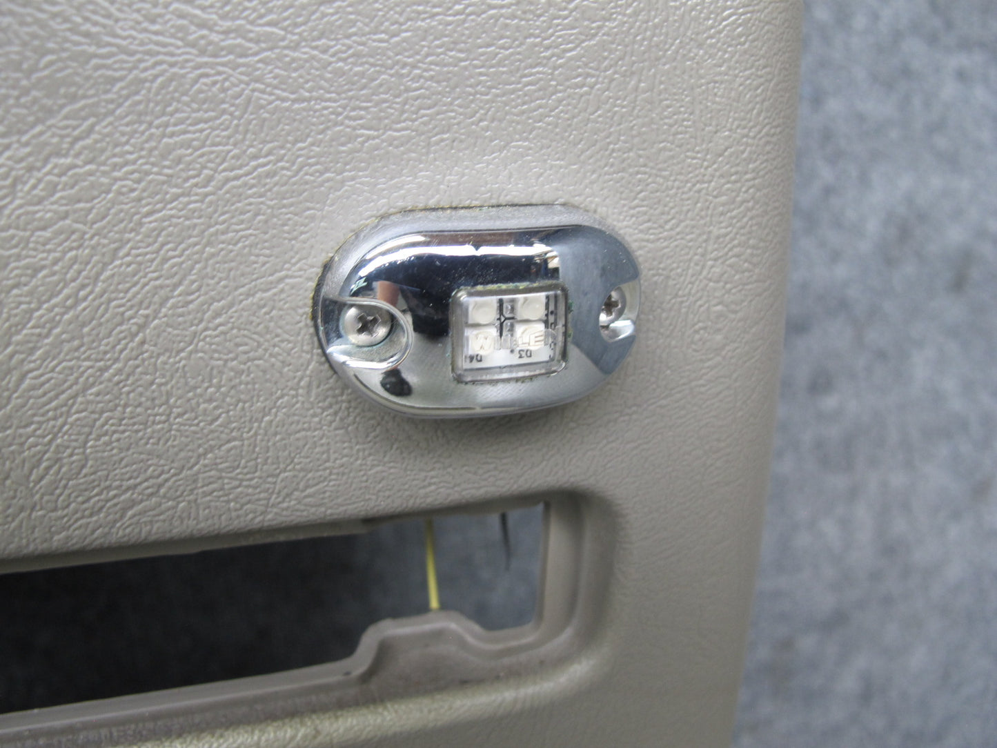 2003-2004 Hummer H2 Front Right Passenger Side Interior Door Panel Trim