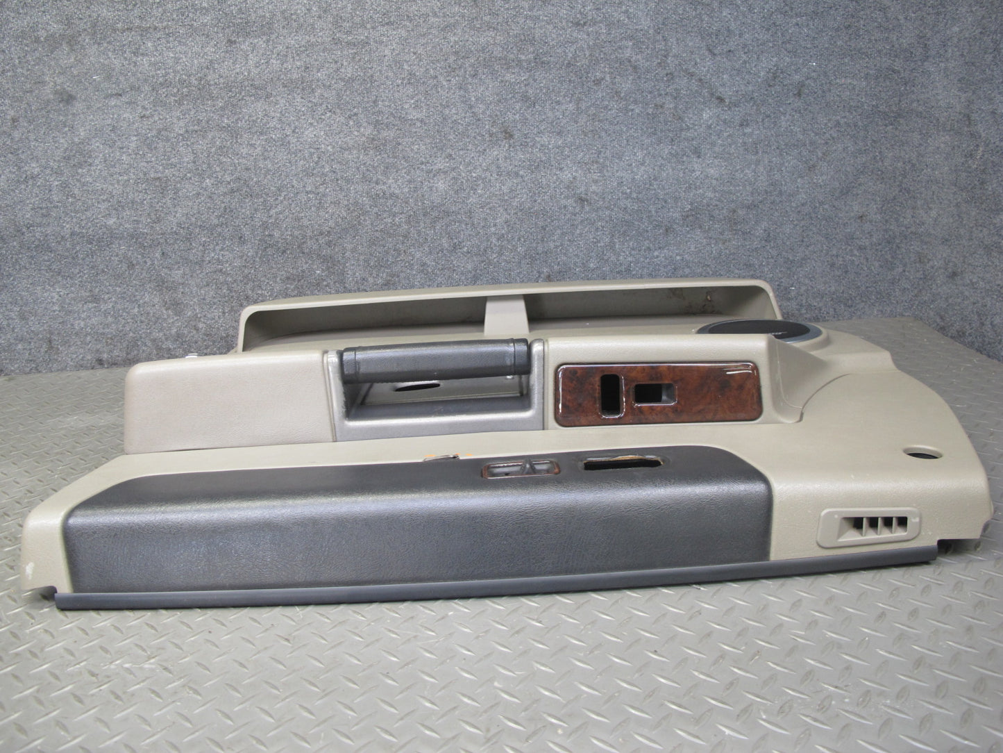 2003-2004 Hummer H2 Front Right Passenger Side Interior Door Panel Trim