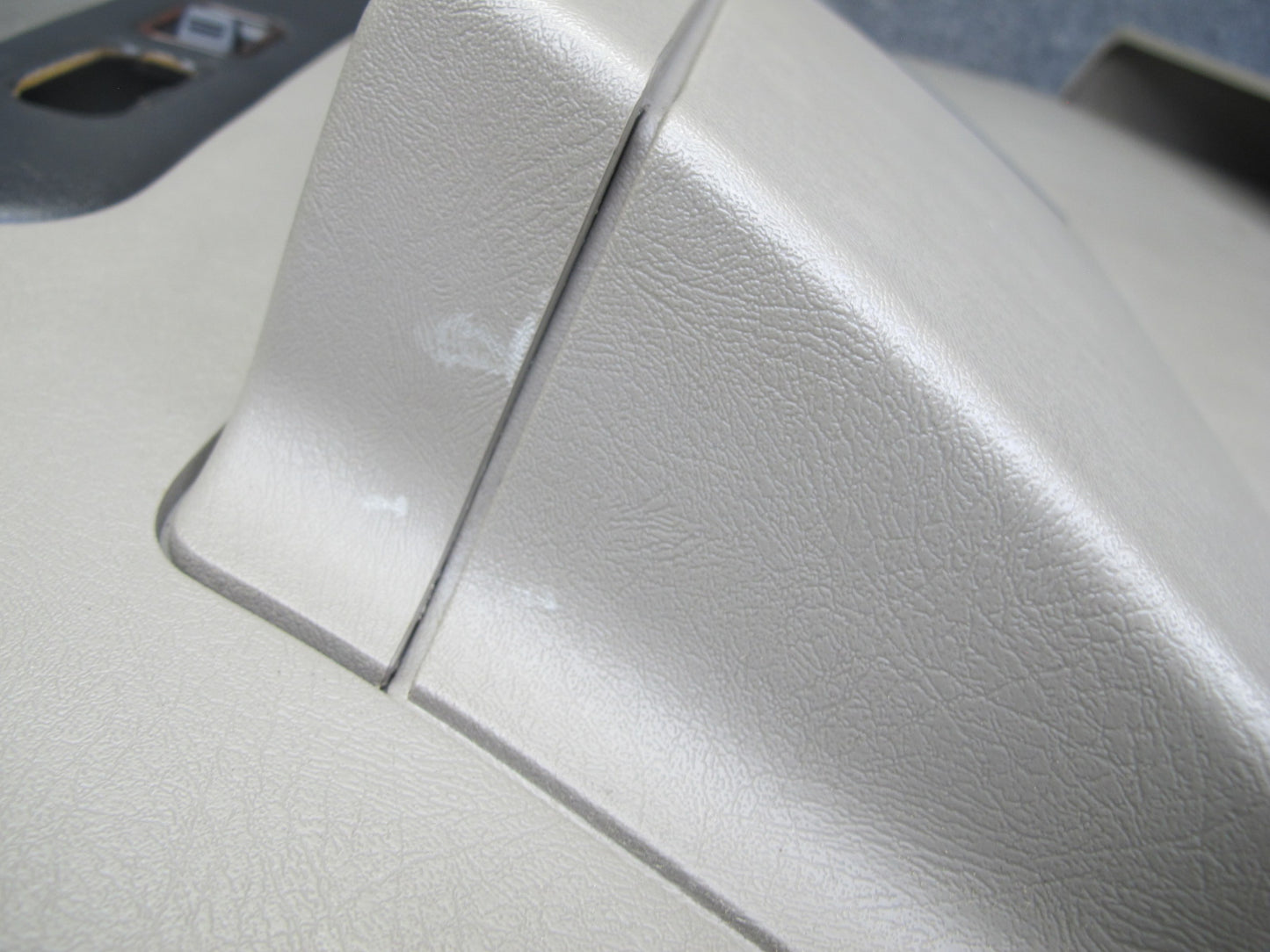 2003-2004 Hummer H2 Front Right Passenger Side Interior Door Panel Trim