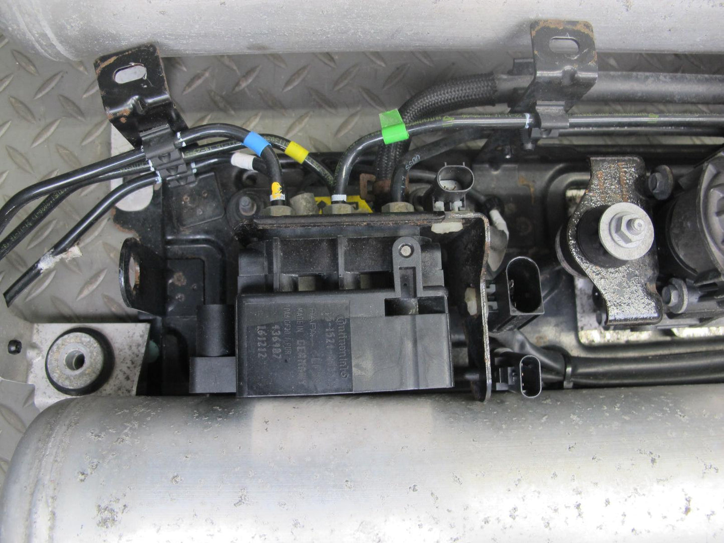 2017-2020 Maserati Levante M161 Air Suspension Compressor Pump w Reservoirs