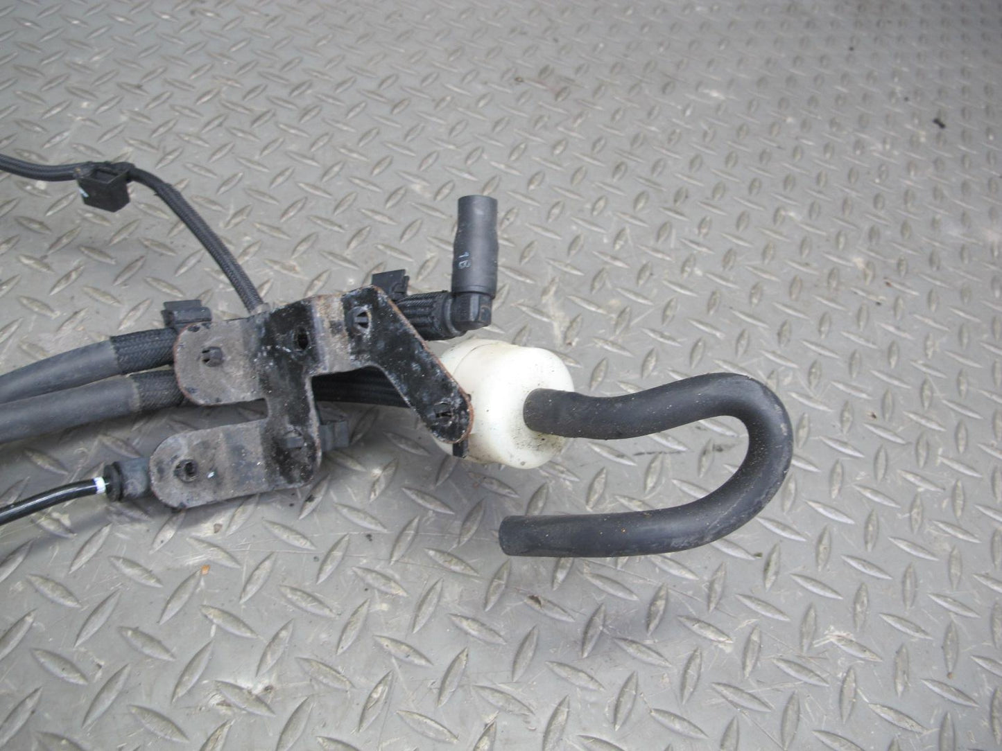 2017-2020 Maserati Levante M161 Air Suspension Compressor Pump w Reservoirs