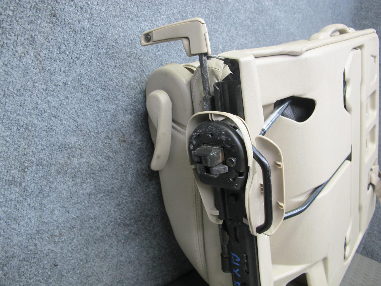 2004-2005 Lexus LX470 Rear Third 3RD ROW Left Right Leather Ivory Seat Set of 2