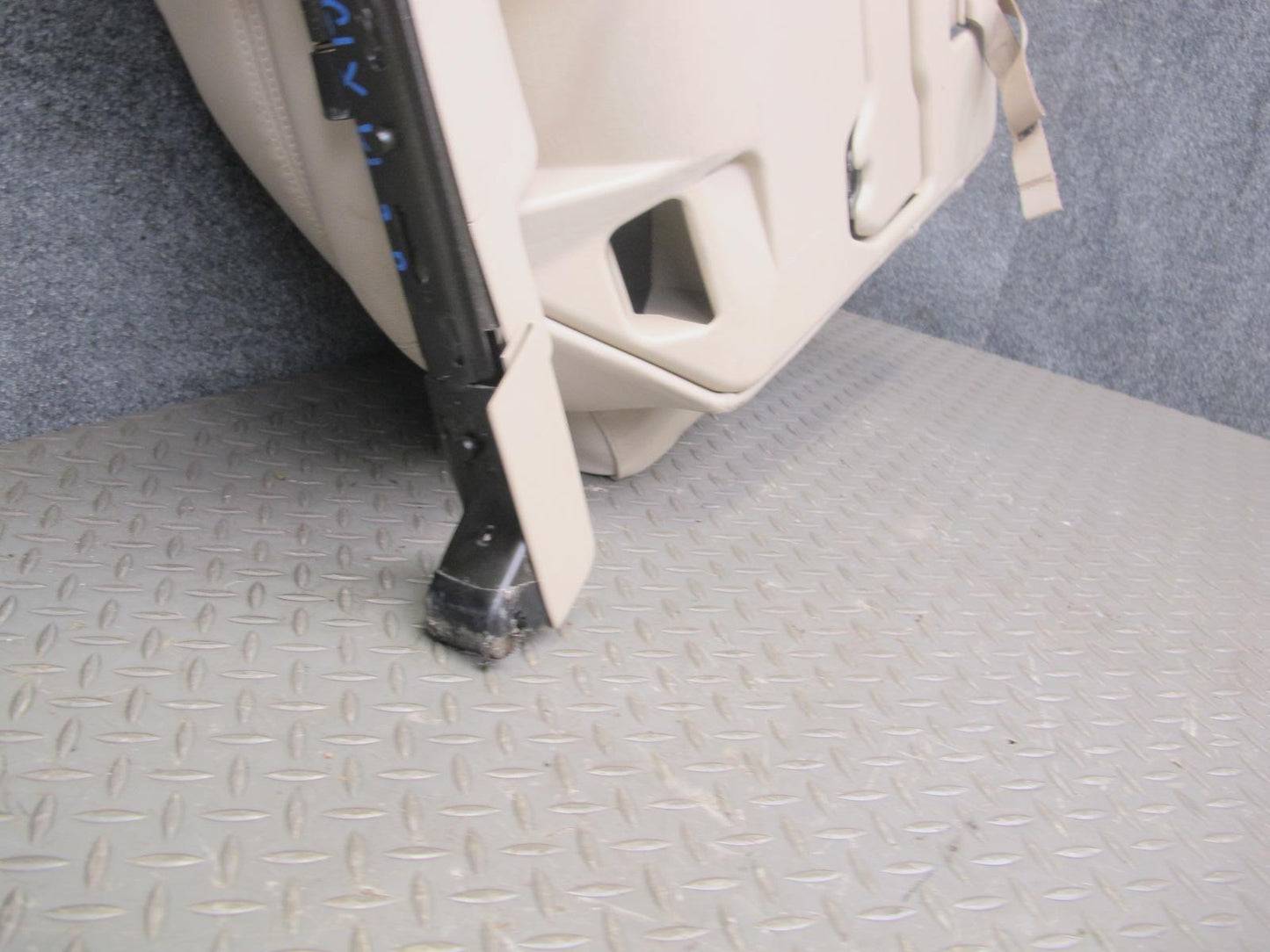2004-2005 Lexus LX470 Rear Third 3RD ROW Left Right Leather Ivory Seat Set of 2