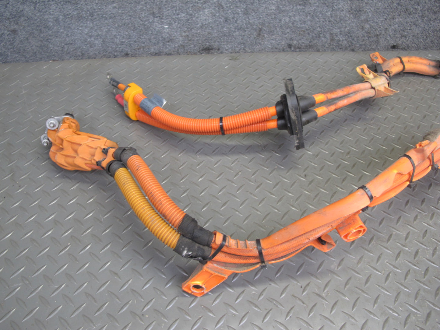 2010-2011 BMW E72 X6 Hybrid High Voltage Battery Cable Wire Harness 9181192