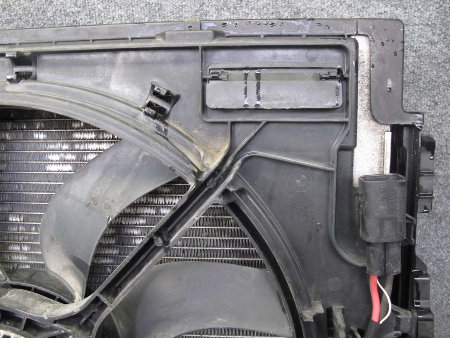 08-14 BMW E70 E71 E72 X5 X6 N63 Engine Cooling Radiator Condenser W/ Fan Shroud