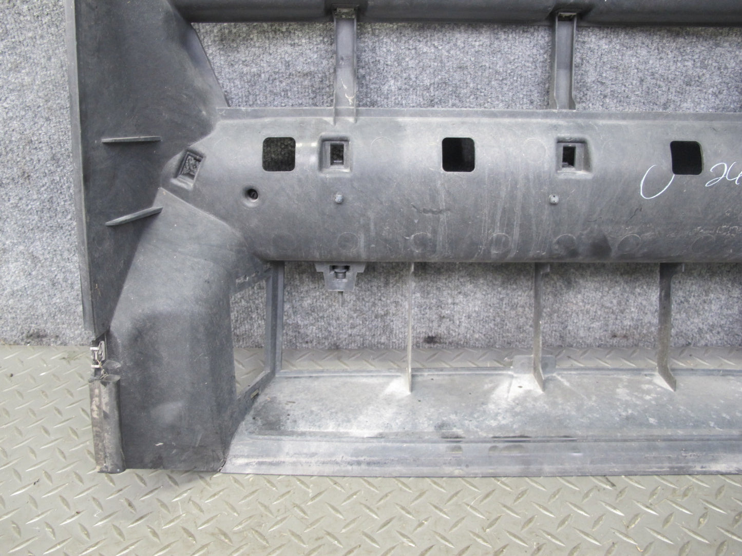 08-14 BMW E71 E72 X6 Engine Air Duct Radiator Core Support Shroud Frame Cover