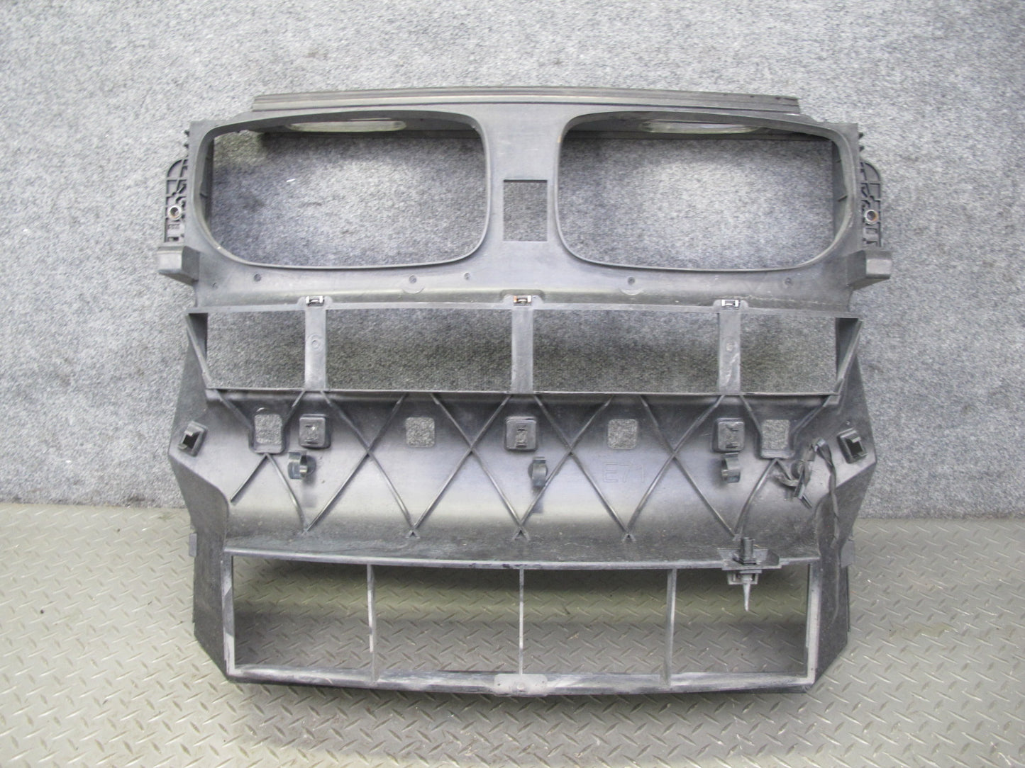 08-14 BMW E71 E72 X6 Engine Air Duct Radiator Core Support Shroud Frame Cover