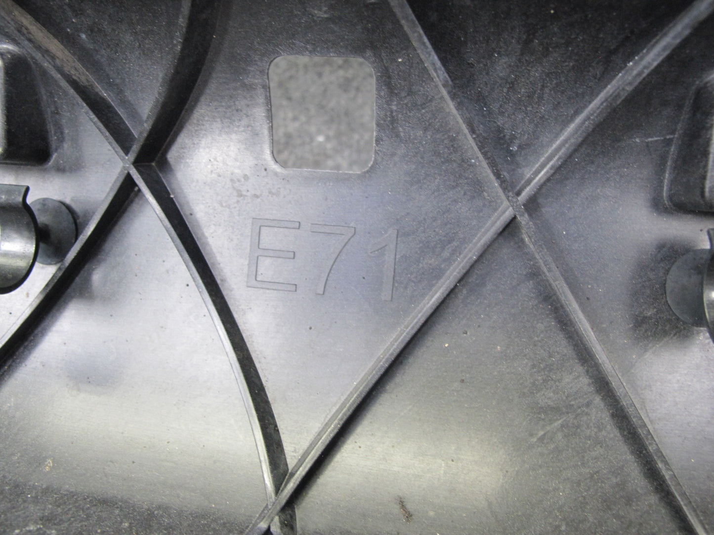 08-14 BMW E71 E72 X6 Engine Air Duct Radiator Core Support Shroud Frame Cover