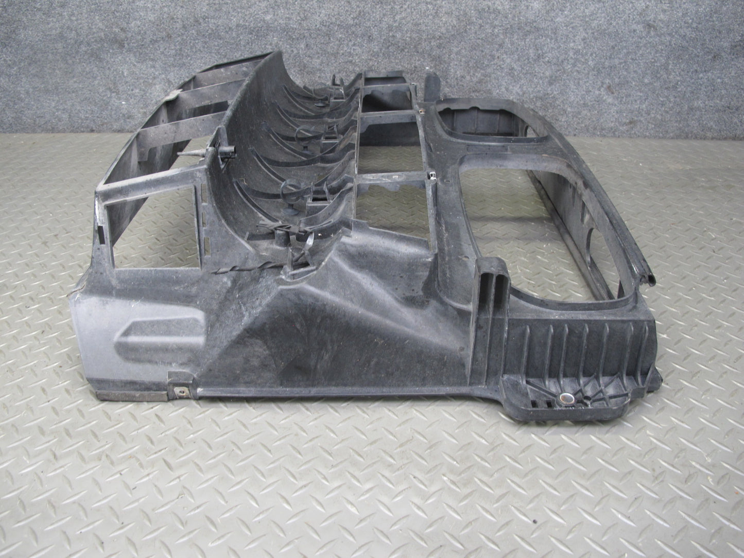 08-14 BMW E71 E72 X6 Engine Air Duct Radiator Core Support Shroud Frame Cover