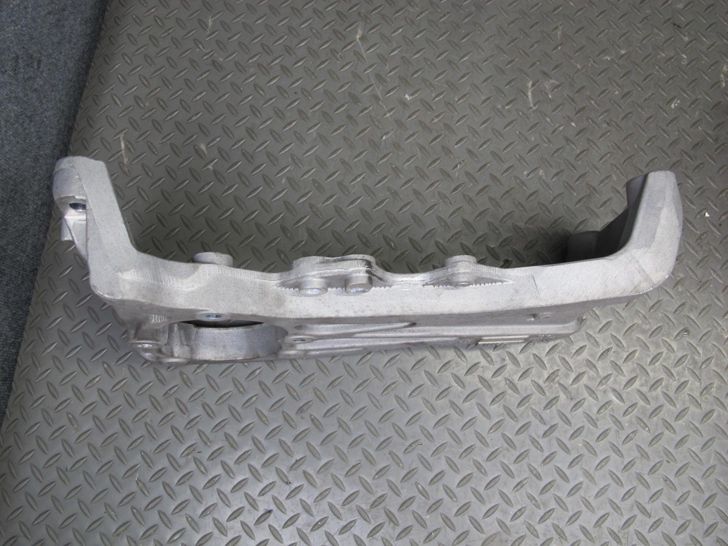 2017-2020 Maserati Levante 3L Engine Transmission Mount Bracket Crossmember Set