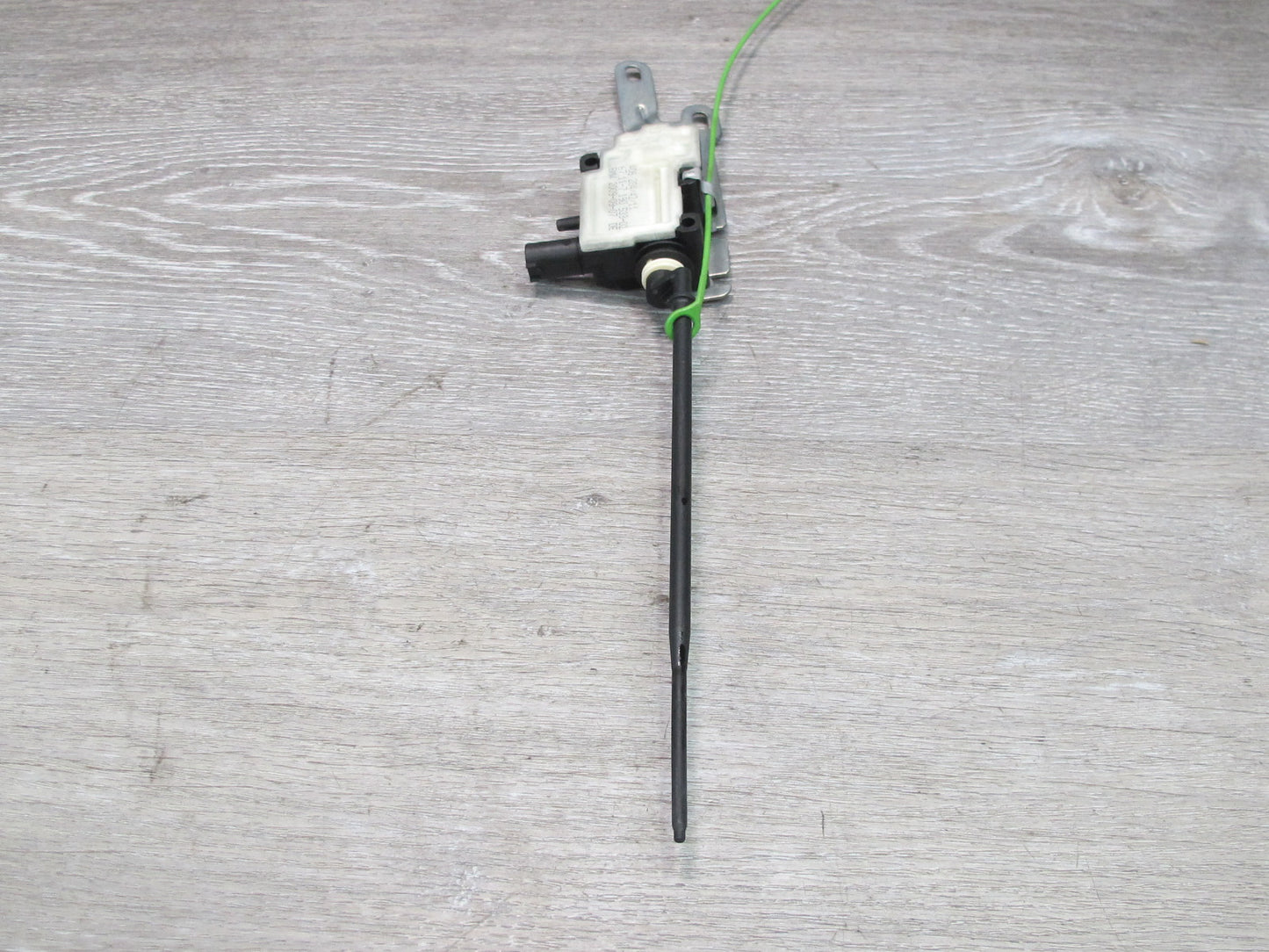 2008-2014 BMW E71 E72 X6 Fuel Filler Door Flap Door Lid Actuator Motor 7190533