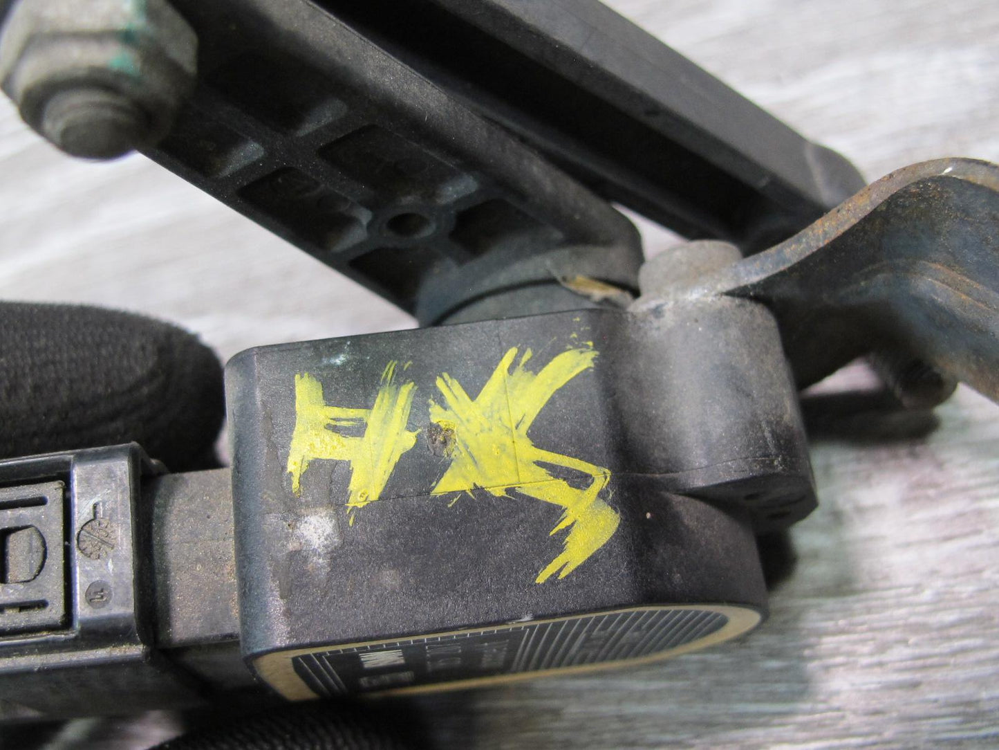 2008-2014 BMW E71 E72 X6 Rear Suspension Height Level Sensor 6785207