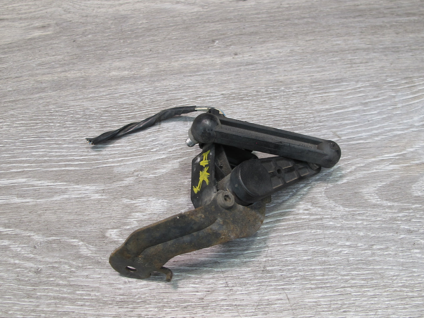 2008-2014 BMW E71 E72 X6 Rear Suspension Height Level Sensor 6785207