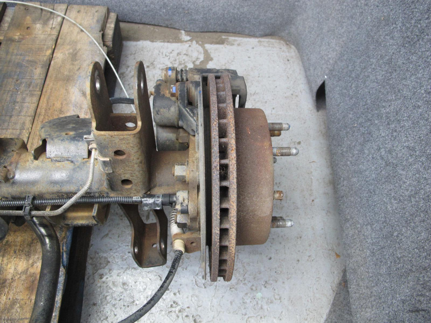 2003-2005 Hummer H2 AWD 6.0 Rear Axle Differential W/ Caliper & Axle Shafts 4.10