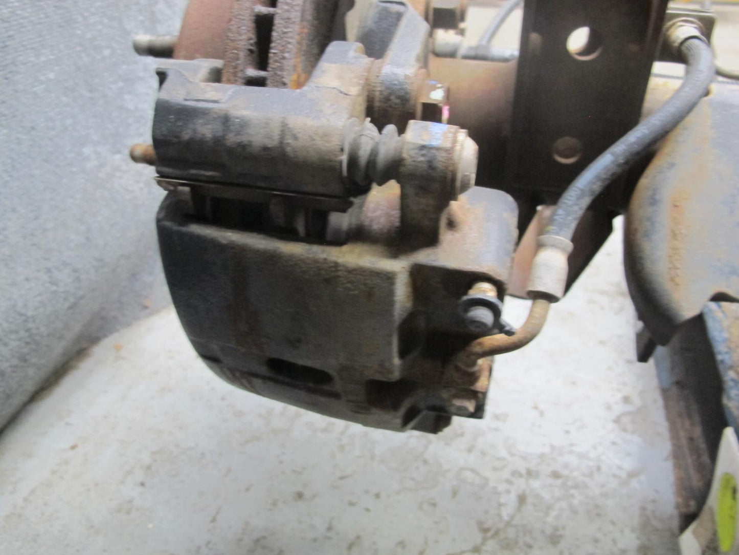 2003-2005 Hummer H2 AWD 6.0 Rear Axle Differential W/ Caliper & Axle Shafts 4.10