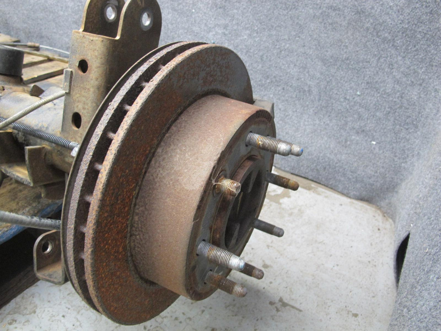 2003-2005 Hummer H2 AWD 6.0 Rear Axle Differential W/ Caliper & Axle Shafts 4.10