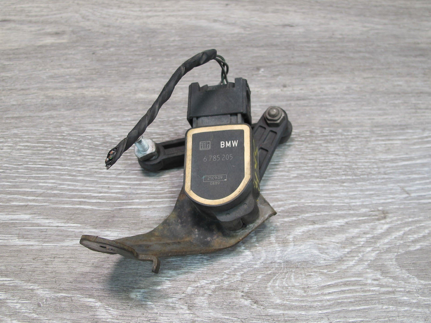 2008-2014 BMW E71 E72 X6 Front Headlight Suspension Height Level Sensor 6785205