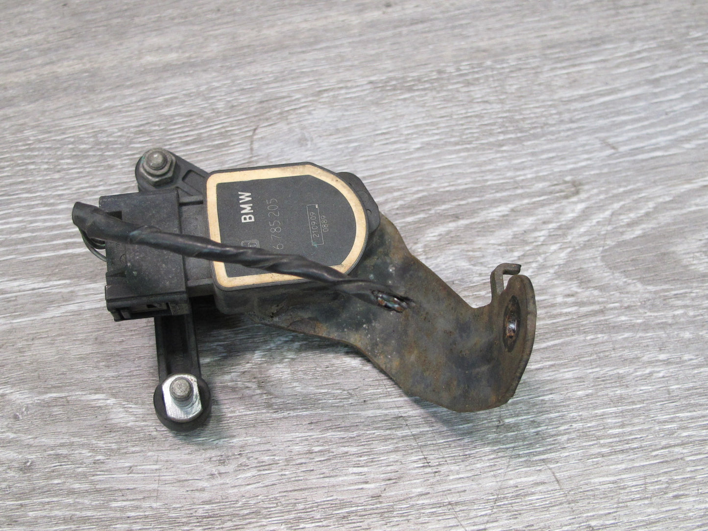 2008-2014 BMW E71 E72 X6 Front Headlight Suspension Height Level Sensor 6785205