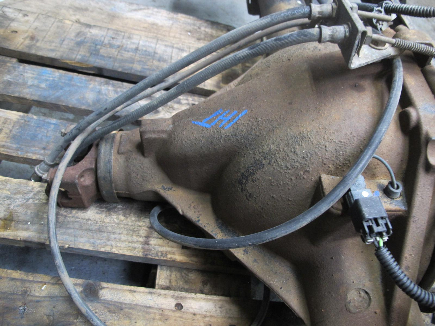 2003-2005 Hummer H2 AWD 6.0 Rear Axle Differential W/ Caliper & Axle Shafts 4.10