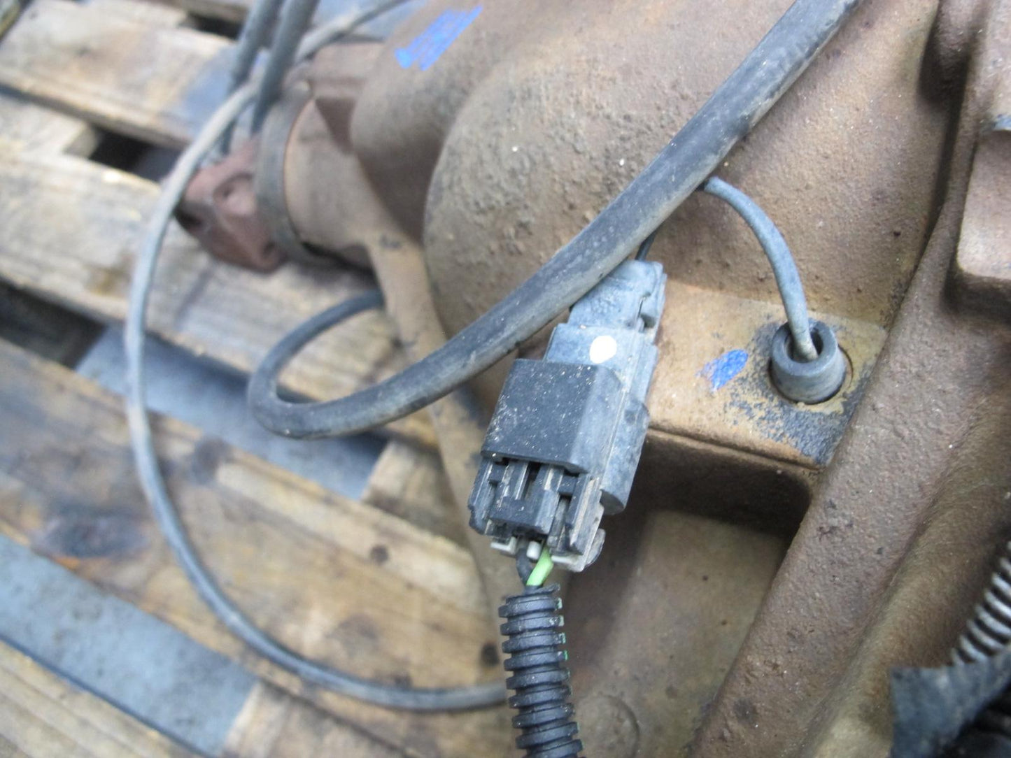2003-2005 Hummer H2 AWD 6.0 Rear Axle Differential W/ Caliper & Axle Shafts 4.10