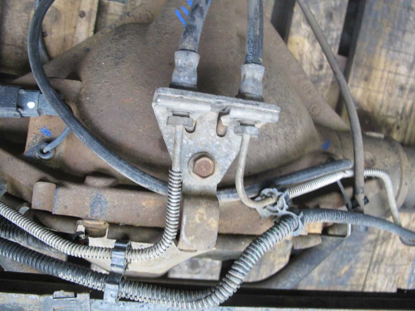 2003-2005 Hummer H2 AWD 6.0 Rear Axle Differential W/ Caliper & Axle Shafts 4.10