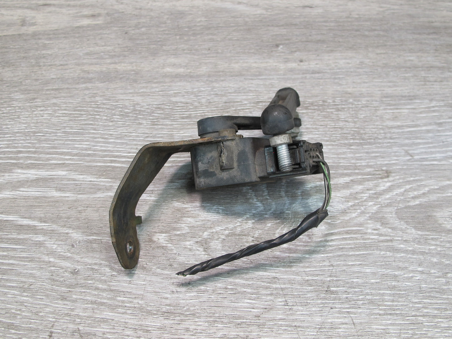 2008-2014 BMW E71 E72 X6 Front Headlight Suspension Height Level Sensor 6785205