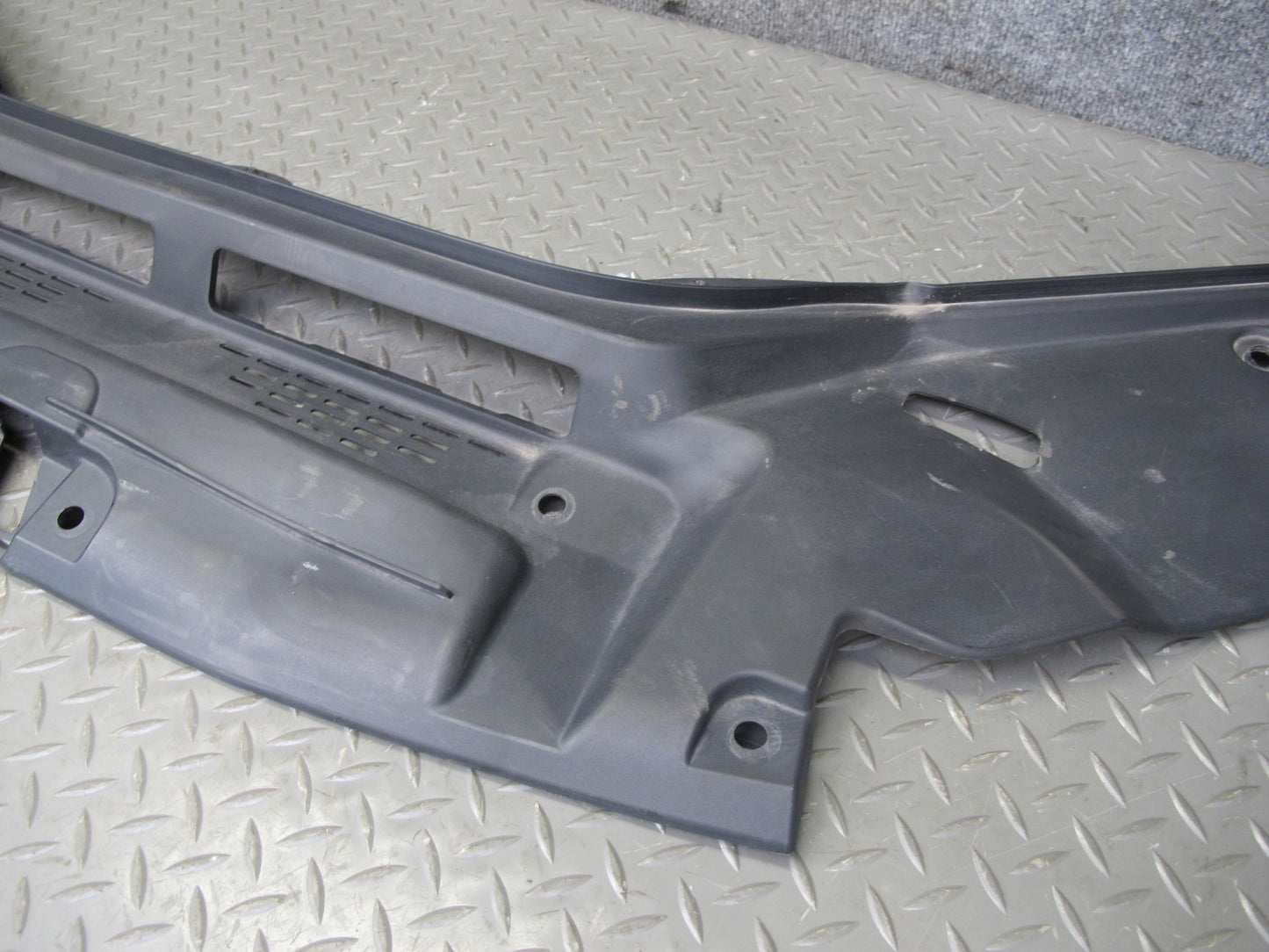 2017-2020 Maserati Levante M161 Radiator Engine Bay Upper Trim Panel Set of 4