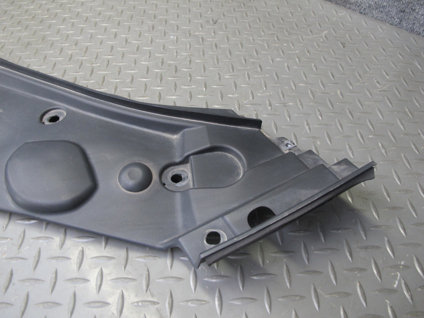 2017-2020 Maserati Levante M161 Radiator Engine Bay Upper Trim Panel Set of 4