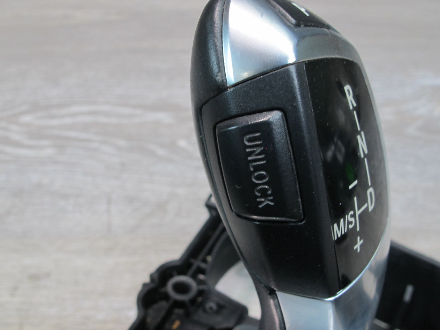 2010-2011 BMW E71 E72 X6 A/T Automatic Transmission Gear Shift Selector Shifter