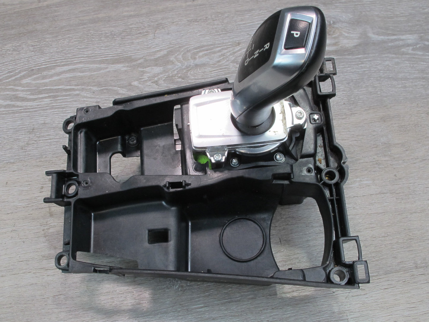 2010-2011 BMW E71 E72 X6 A/T Automatic Transmission Gear Shift Selector Shifter